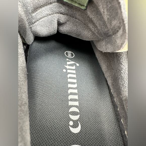 Communitymade NWOB Women’s Traction Grey/White Made in USA- Leather Shoe size 6 - Picture 9 of 12